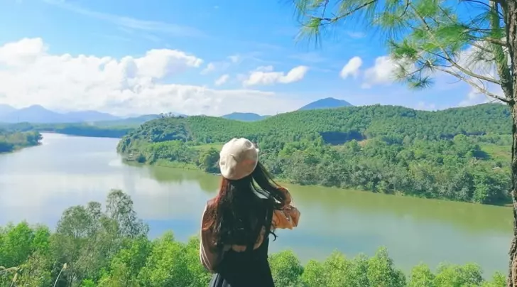Vong Canh Hill