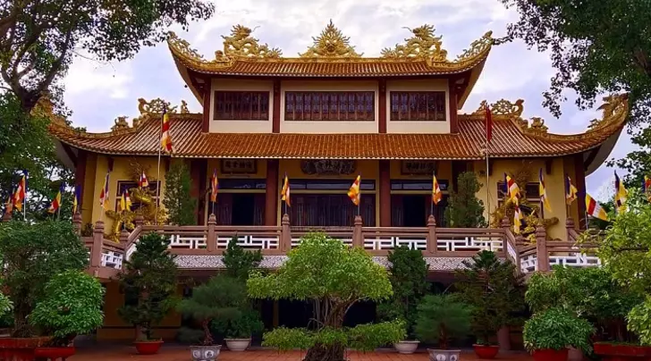 Phap Lam Pagoda