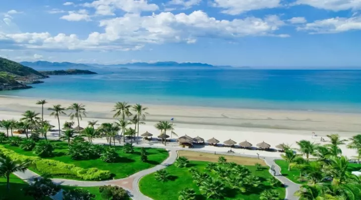 Non Nuoc Beach
