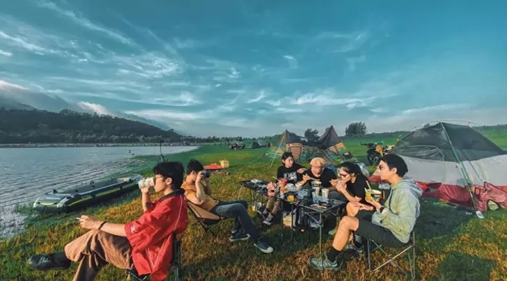 떠이닌