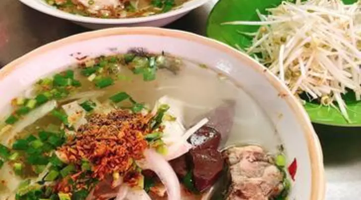 Bánh canh cá thu Phú Quốc