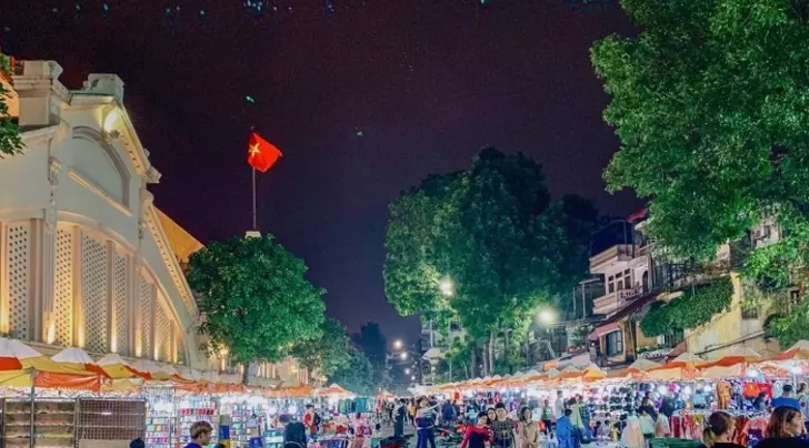Night market Hanoi