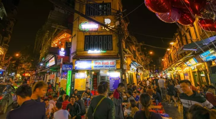 Chợ đêm phố cổ Hà Nội