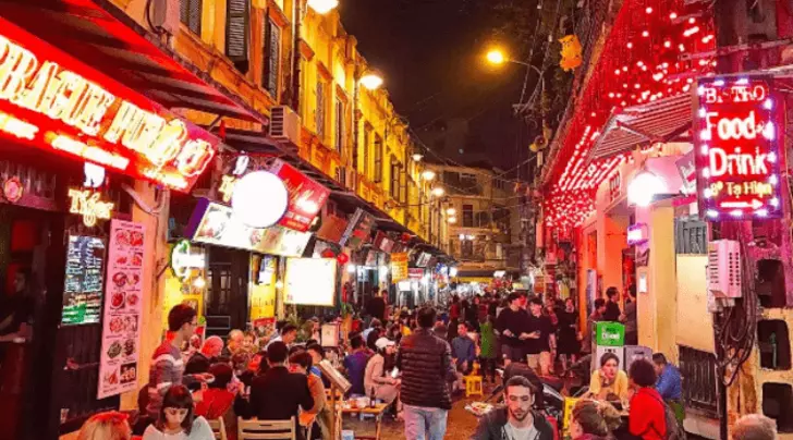 Ta Hien Street