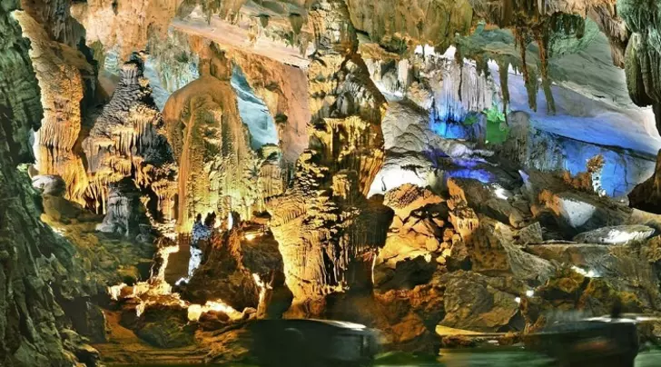 Thien Canh Son Cave