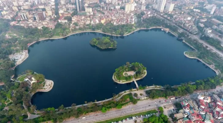 Hồ Bảy Mẫu