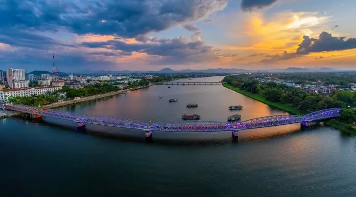 Hue from Da Nang
