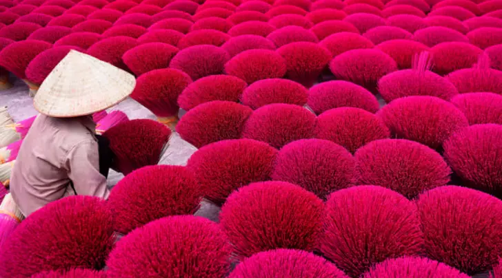 Làng hương Quảng Phú Cầu