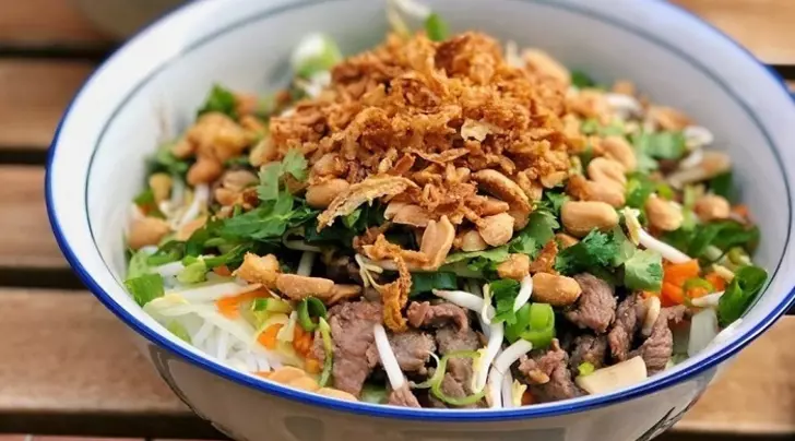 Vietnamese dry noodles