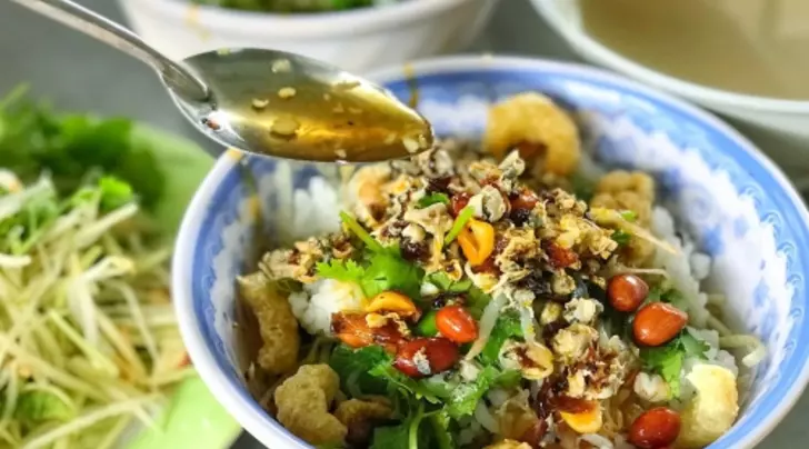 Cơm hến Hội An