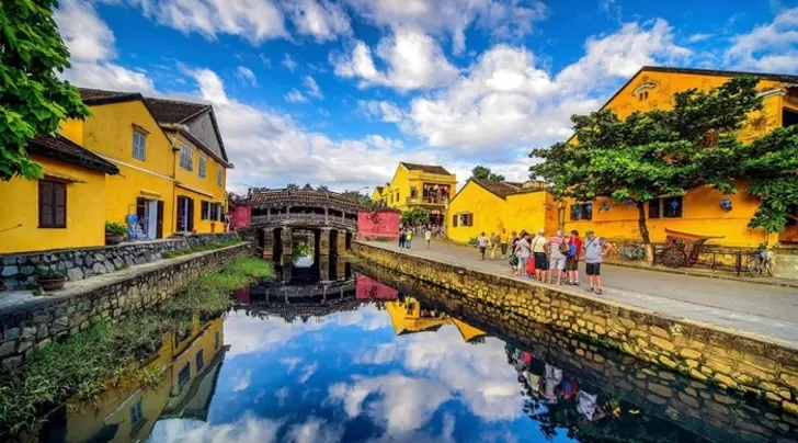 Hong Kong to Hoi An