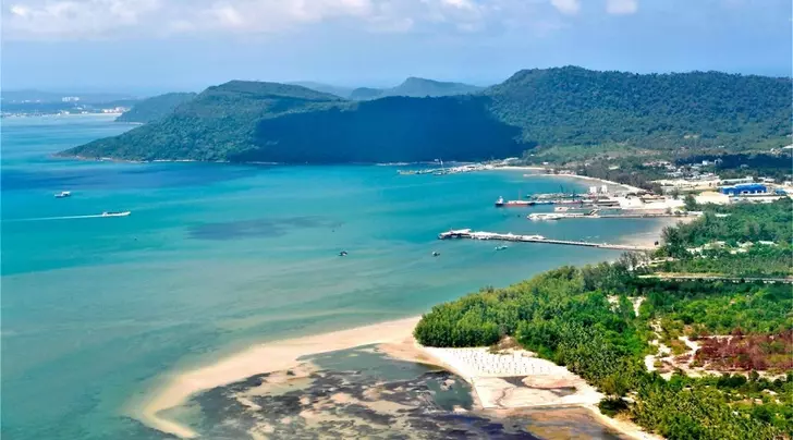 Bai Vong Beach