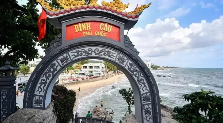 Dinh Cau Temple