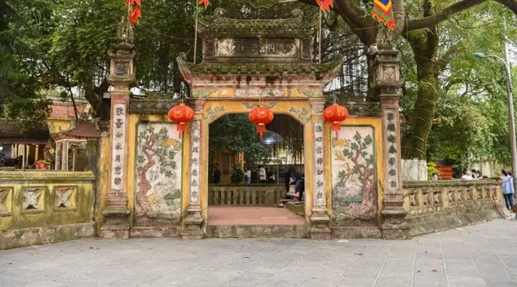 Đền Cùng - giếng Ngọc