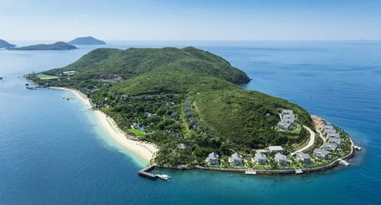 Hon Tam Island