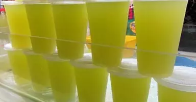 Nước mía khổng lồ