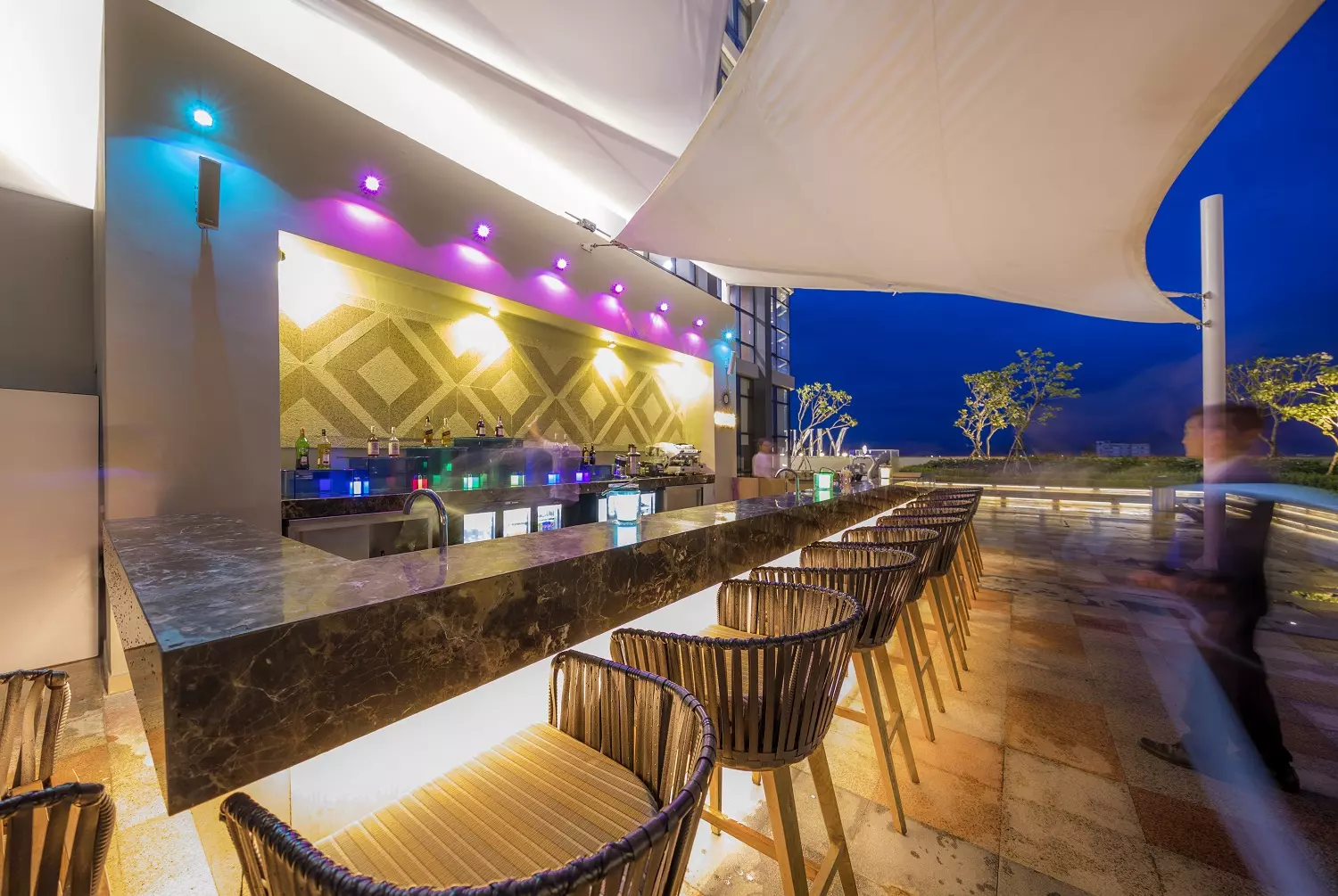 Sunset Lounge Pool Bar