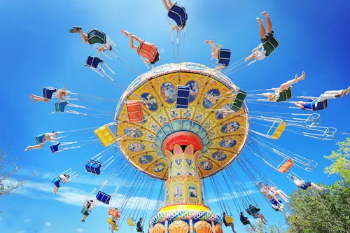 Hinh-anh-VinWonders-Nha-Trang-Adventure-Land-Du-quay-day-vang-so-4