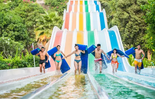 Hinh-anh-VinWonders-Nha-Trang-Water-World-Mang-truot-nhieu-lan-so-1