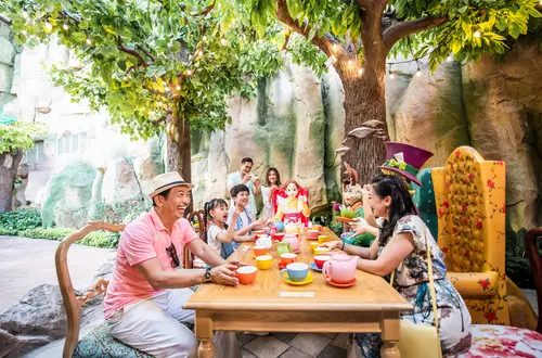 Hinh-anh-VinWonders-Phu-Quoc-Alice-lac-vao-xu-than-tien-27