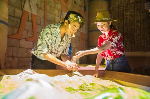 Hinh-anh-VinWonders-Phu-Quoc-Kham-pha-ngoi-den-co-1