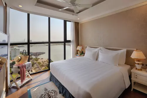 Hinh-anh-Vinpearl-Condotel-Riverfront-Da_Nang-Executive_Suite_River_View_Room8