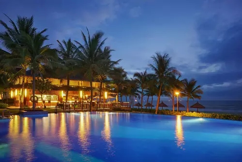 Hinh-anh-Vinpearl-Luxury-Da-Nang-POOL_BAR