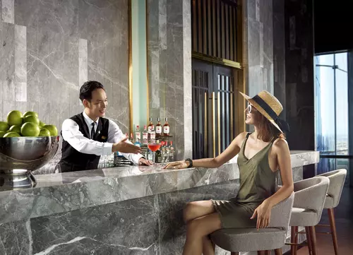 Hinh-anh-Vinpearl-Luxury-Landmark81-Blu_Pearl_Bar-1