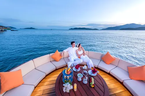 Hinh-anh-Vinpearl-Luxury-Nha-Trang-Wave-Bar-7