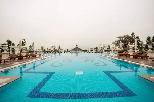 Hinh-anh-Vinpearl-Resort-&-Spa-Ha-Long-Pool3