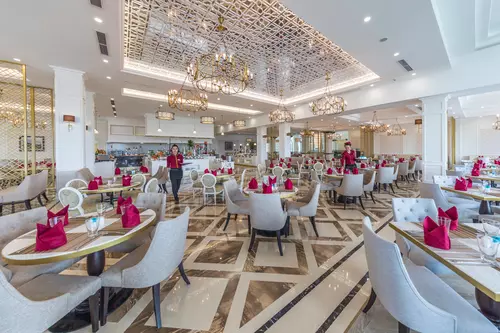 Hinh-anh-Vinpearl-Resort-&-Spa-Long-Beach-Nha-Trang_Restaurant1