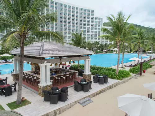 Hinh-anh-Vinpearl-Resort-&-Spa-Nha-Trang-Bay_Sunset_Bar2