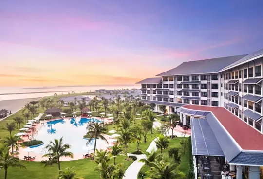 review Melia Vinpearl Cua Hoi Beach Resort