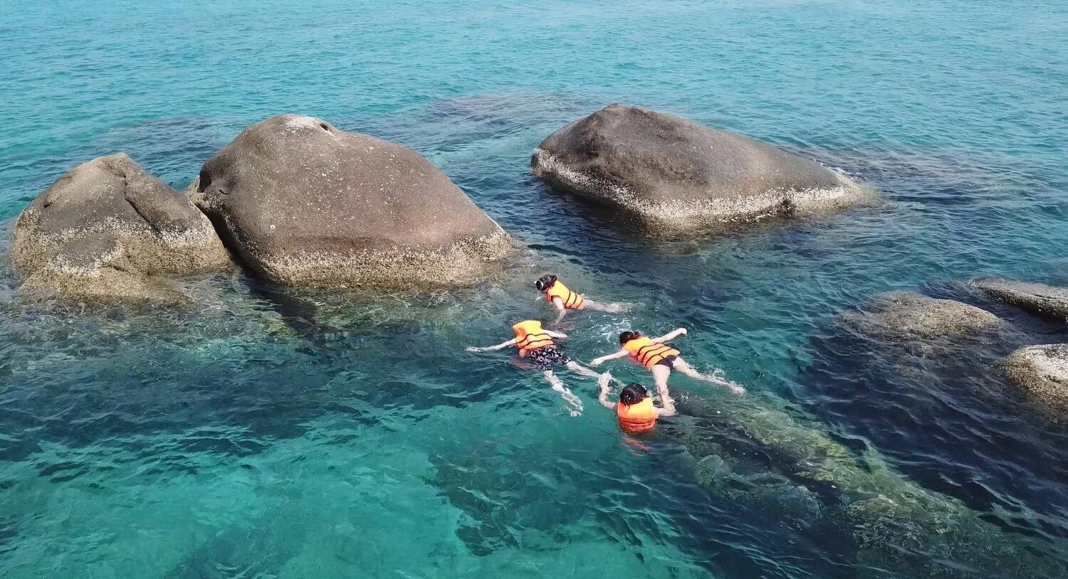 tắm biển Cà Ná Ninh Thuận
