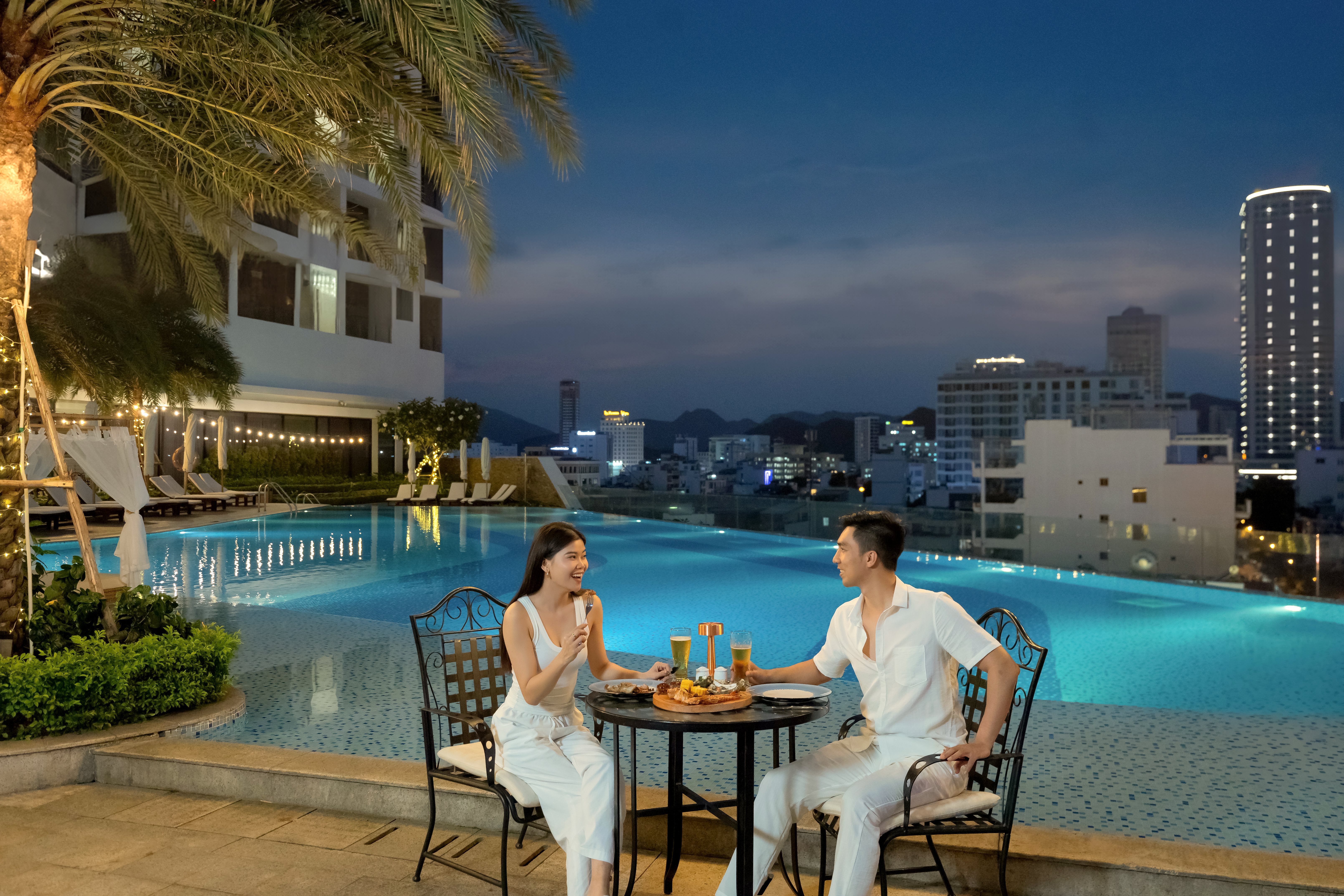Pool Bar