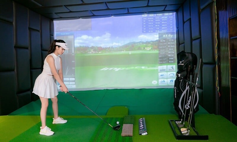 Tập golf trong nhà