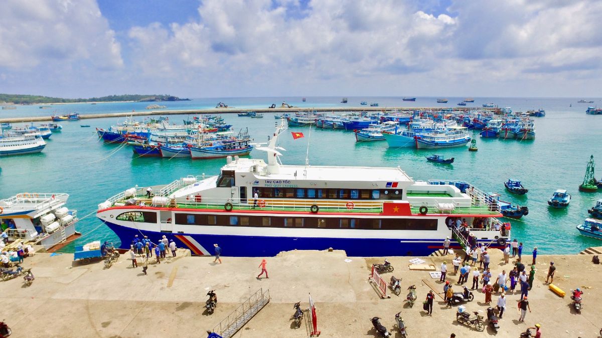 Tàu đi Hòn Tranh Phú Quý 