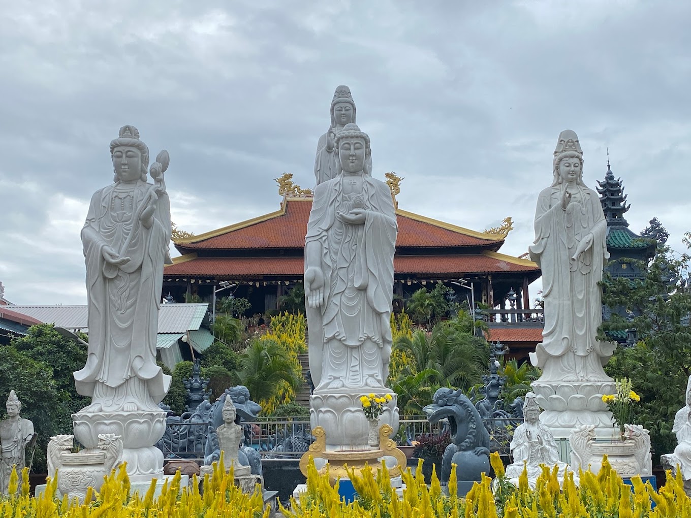 Tổng hợp các chùa đẹp Quận 9
