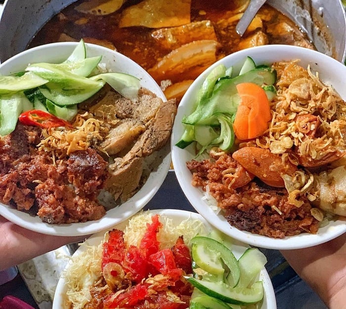 Traditional Vietnamese food