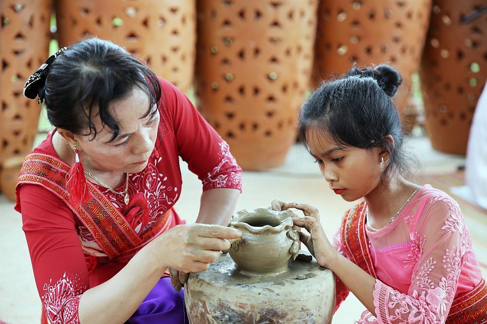trải nghiệm làm gốm ở làng Bàu Trúc