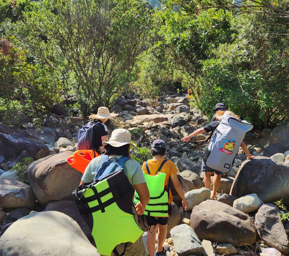 Trải nghiệm trekking Vực Phun Phú Yên