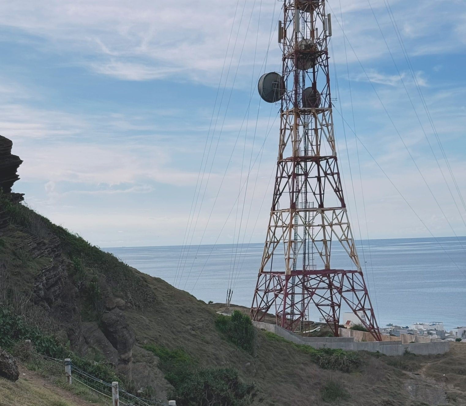 Trạm radar núi Cao Cát