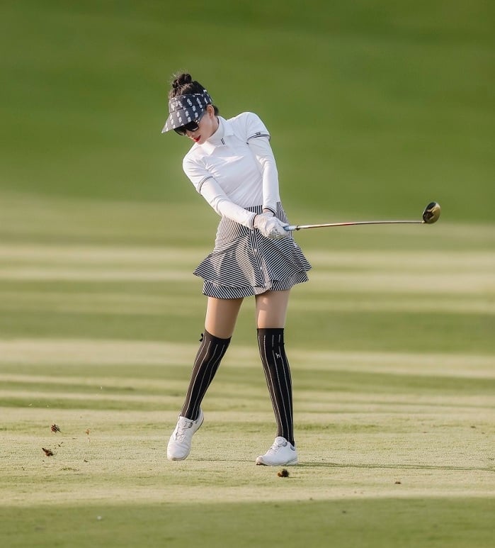 trang phục golf nữ