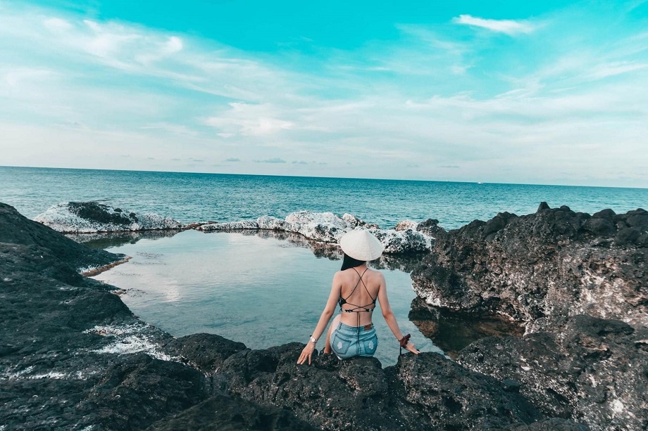 Trang phục tham quan Gành Hang Phú Quý 