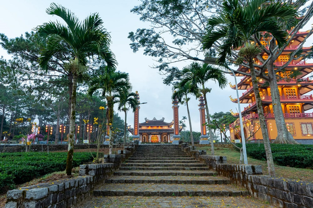 tu viện Bát Nhã Bảo Lộc Lâm Đồng