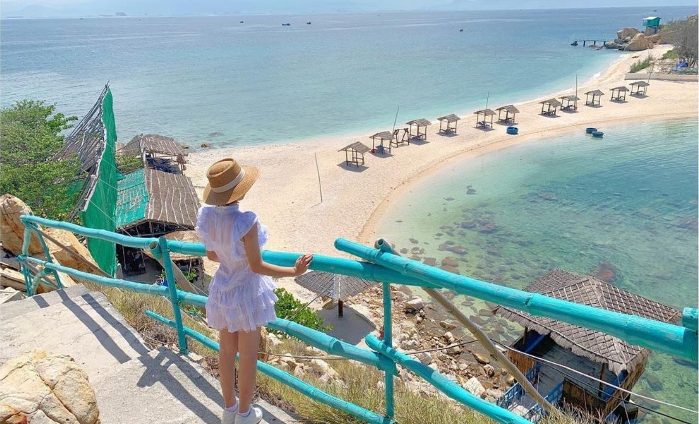Twin Beach on Hon Noi Island