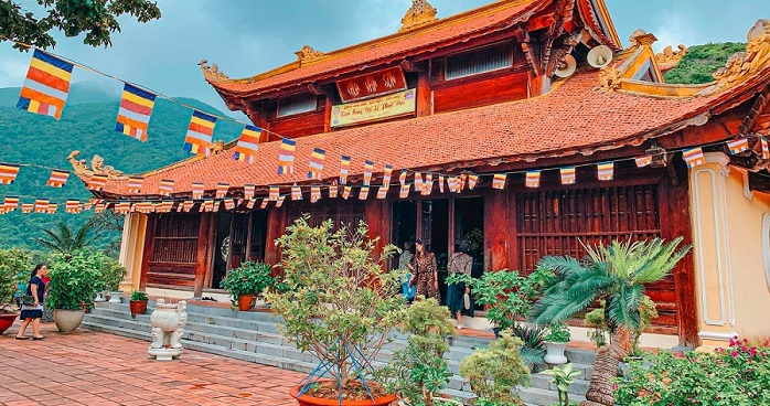Van Son Pagoda
