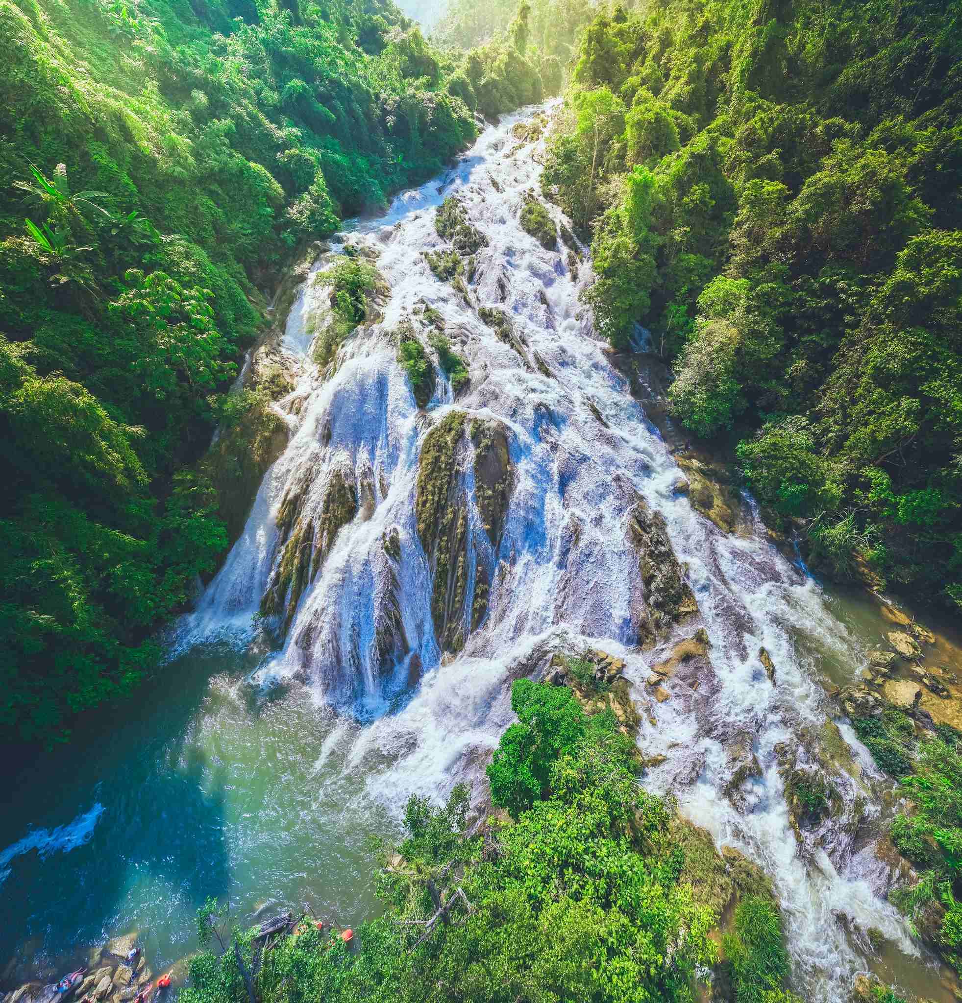 Vẻ đẹp hùng vĩ của thác Bản Ba