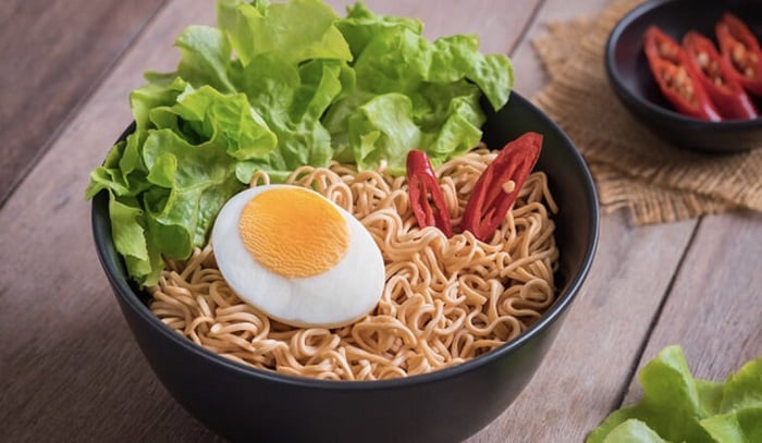 Vietnamese egg noodles