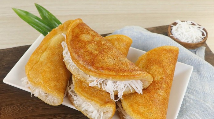 Vietnamese honeycomb cake
